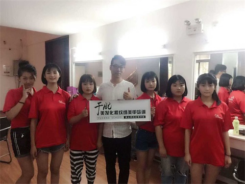 唐山誠(chéng)遠(yuǎn)美容美發(fā)職業(yè)培訓(xùn)學(xué)校如何幫助學(xué)員更快就業(yè)？