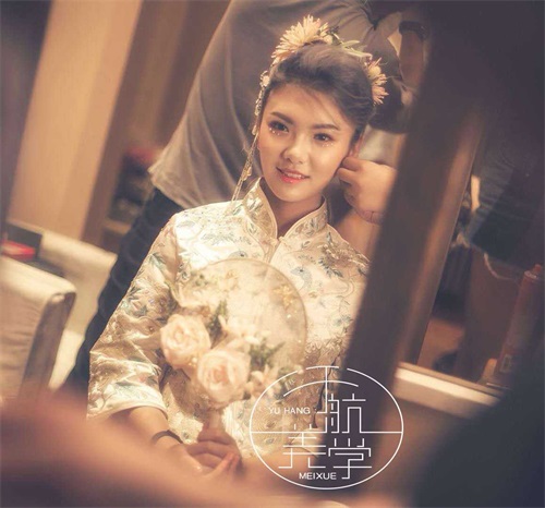  唐山學(xué)新娘跟妝去哪里靠譜？