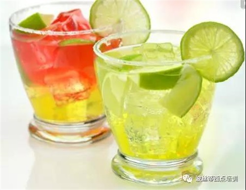 煙臺波絲蒂學(xué)校7月22日時尚冰品冷飲咖啡班開課啦！