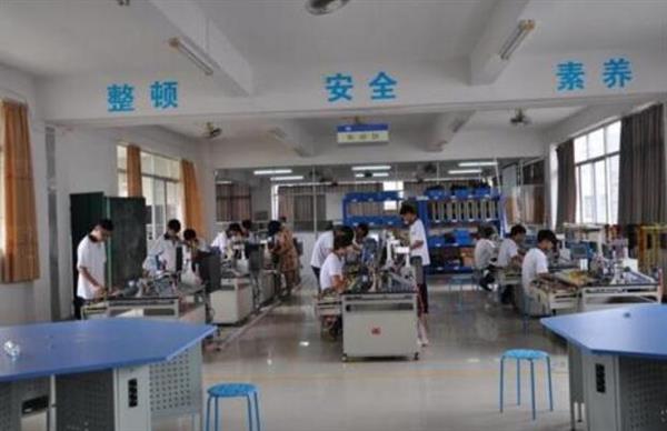 滄州中捷職業(yè)技術(shù)學(xué)校機電技術(shù)應(yīng)用專業(yè)都有哪些課程可以學(xué)習(xí)？