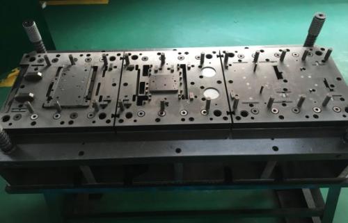 天津職業(yè)技術(shù)學(xué)院模具設(shè)計(jì)與制造學(xué)什么？
