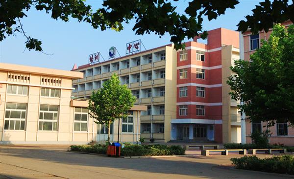 山東龍口礦業(yè)集團(tuán)高級(jí)技工學(xué)校的醫(yī)護(hù)專業(yè)能考執(zhí)業(yè)藥師資格證嗎？