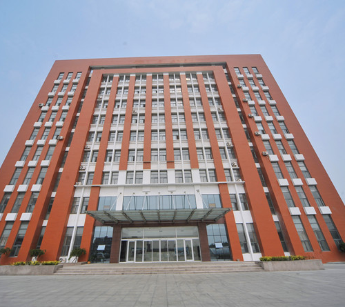 與同類院校相比，東營(yíng)市技師學(xué)院都有哪些優(yōu)勢(shì)？