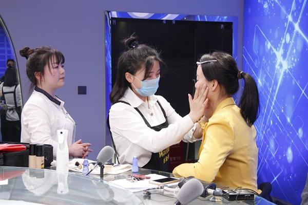 鄭州經濟貿易學校有形象設計專業(yè)嗎？