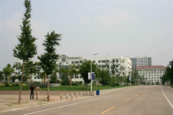 青島飛洋職業(yè)技術(shù)學(xué)院有哪些辦學(xué)特色？有什么學(xué)生福利？