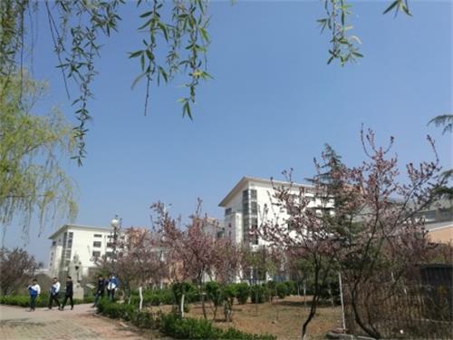  濟南現(xiàn)代畜牧獸醫(yī)專修學(xué)校有哪些教學(xué)特色和優(yōu)勢？