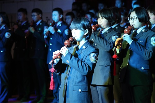 傳遞正能量！山東東營(yíng)金盾司法學(xué)校隆重舉行期末表彰大會(huì)暨家長(zhǎng)會(huì)